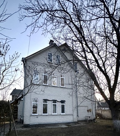 Здам окремий будинок з генератором с Нові Безрадичі 20км від Києва - фото 1