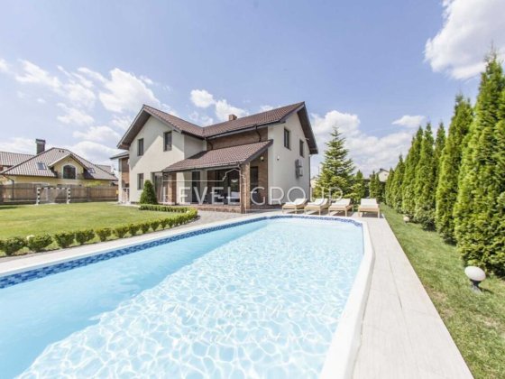 Ексклюзивний будинок у Романкові з басейном. Романків