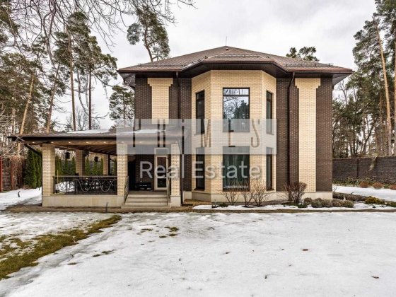 Оренда сучасного будинку з ділянкою Романків Романків