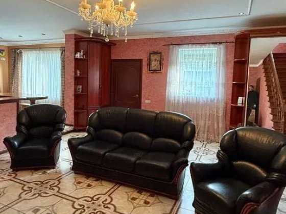 Оренда будинку 220 м2 з бомбосховищем Чайки