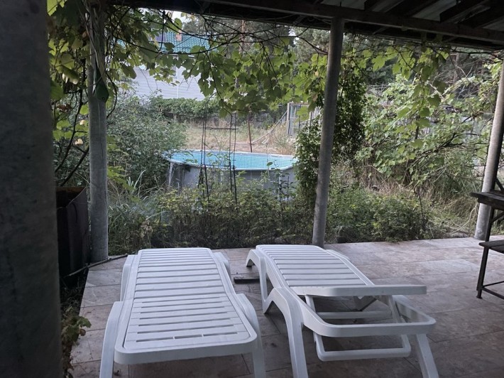 Дача у сосновому лісі у довгострокову сезонну оренду - фото 1