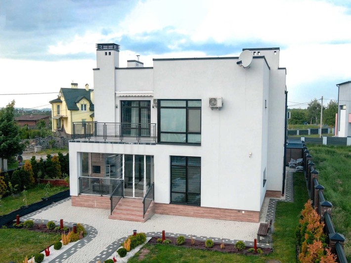 Оренда сучасного 4-кім. будинку за 1500$/міс в с.Конопниця - фото 1