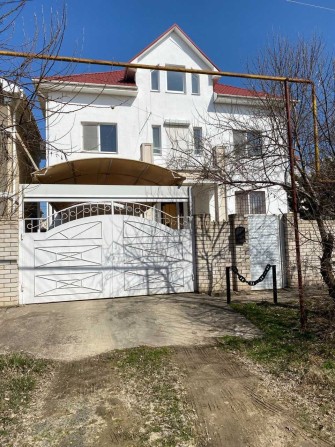 Аренда добротного нового дома на берегу моря Каролино Бугаз - фото 1