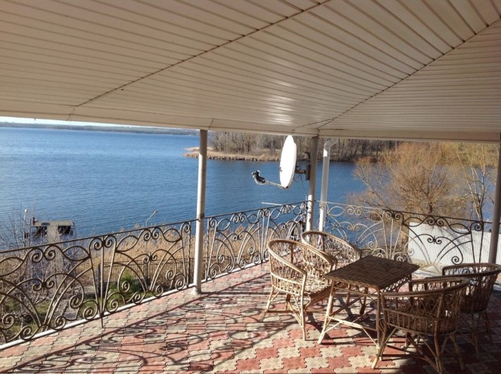 Оренда будинку на березі Дніпра з басейном. - фото 1