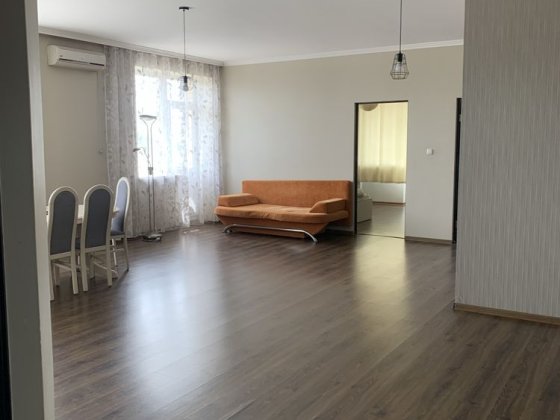 Квартира з трьома спальними кімнатами  та кімната студія Виноградов