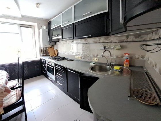 Здам в довгострокову  оренду трикімнатну квартиру Знаменка