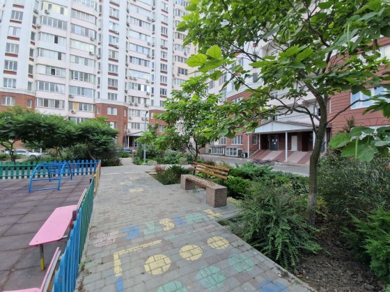 Сдаю  1 но комнатную, тёплый кирпичный дом, на пару месяцев