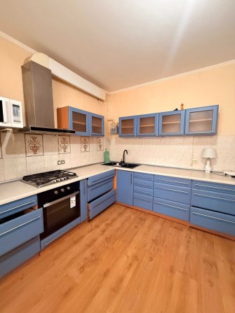 Сдам до лета большую 1 комнатную в Монолите - фото 1