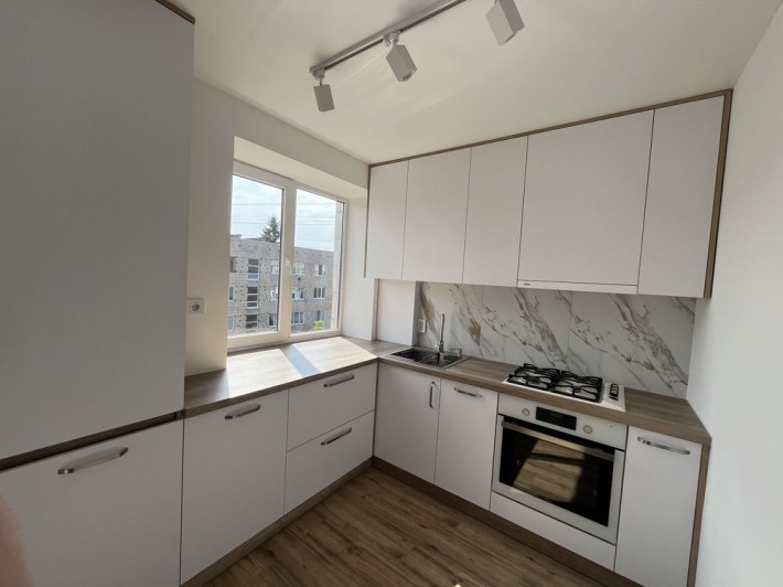 Оренда двох кімнатної квартири, кондеціонером, дизайнерським ремонтом - фото 1