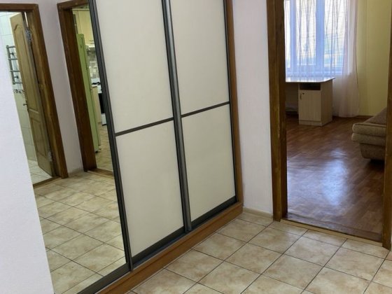 Здається двокімнатна квартира тільки на довготривалий термін ! Конотоп