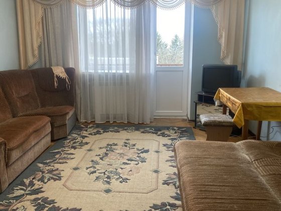 Оренда 2 кімнатної квартири в центрі (Військове містечко) Каменец-Подольский