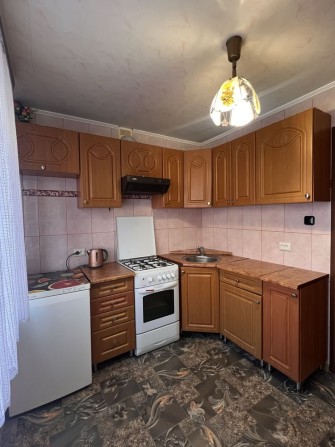 Оренда! 2-кімнатна квартира вул. Заводська (р-н вул. Володимирська) - фото 1