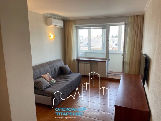 здам в ЦЕНТРІ міста 1-но кімнатну квартиру Кам'янець-Подільський