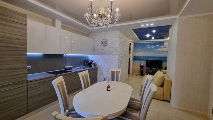 ЖК Коцюбинське,  3 кімн.кв,  вул.Пономарьова 26, ТЦ Лавина.
Кухня- віт - фото 1