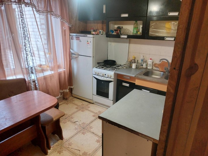 Сдам 4-х комнатную в центре - фото 1