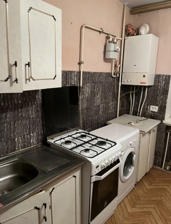 Здається трьохкімнатна поруч з центром міста. - фото 1