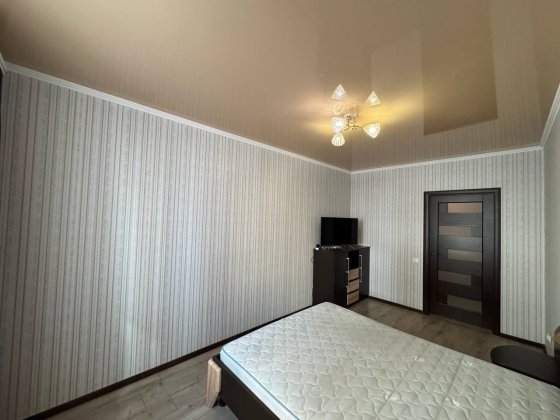 Актуальна оренда 2к Озерна Хмельницкий