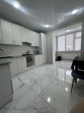 Оренда сучасної 2к.кв/вільна/14000 - фото 1