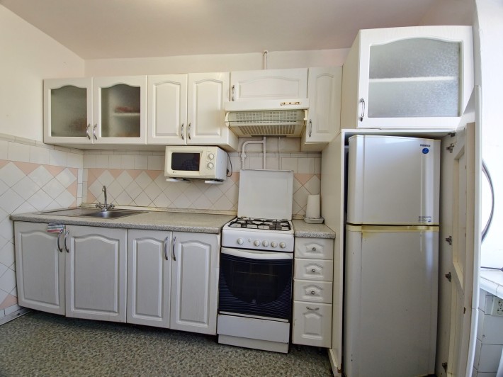 Трьох кімнатна ЦЕНТР міста вул. Соборна вже вільна. Ріелтор Валєріч - фото 1