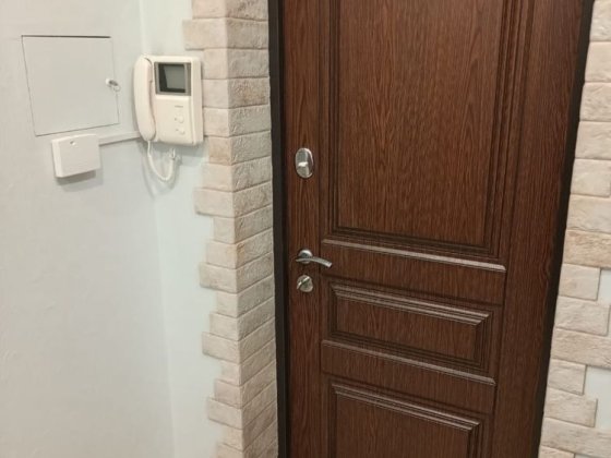 здам 4-х кімнатну квартиру з гаражем в центрі Луцька Рованцы