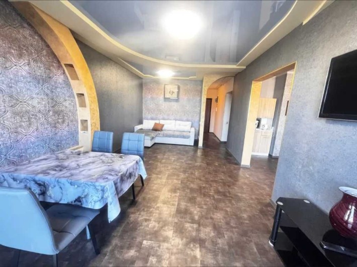 Оренда великої 3к квартири з кап.ремонтом - фото 1