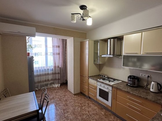 Здам 2кім.квартиру на Миколайчука (біля Арсену!) Подлужье