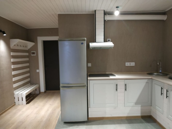 Без комісії, студії у новому будинку в центрі с. Гнідин - фото 1