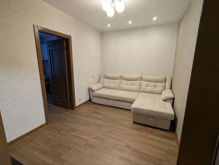 Продаж 3-к квартири вул. Анни Ахматової 30 - фото 1