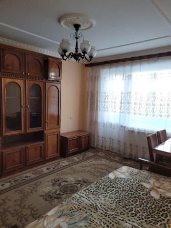 Оренда 3 км.кв.вул.Івасюка,автон.опалення,кімнати окремі,все необхідне - фото 1