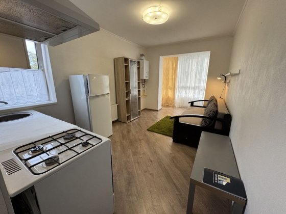 Оренда затишної квартири студії в Бучі. Газове опалення! Вид на сосни Буча