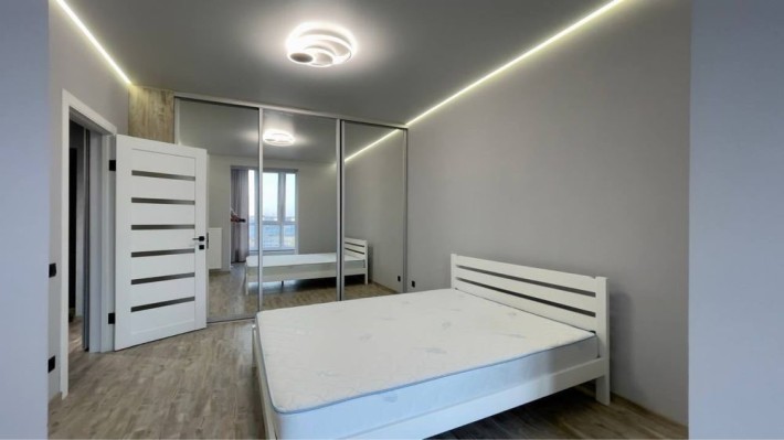 Оренда 1 км | ЖК Липки | Біля озера - фото 1