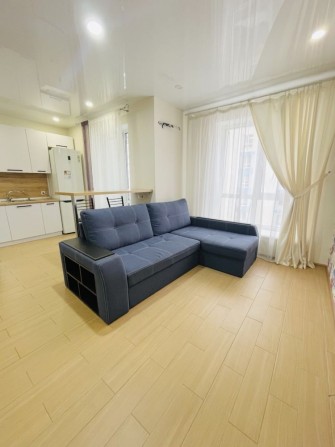 Святошинская 27 Г, Акварели, Вишневое - фото 1