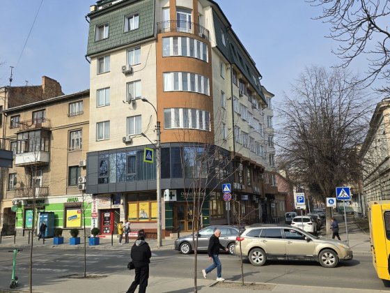 1-кім.кв. вул.Чорновола, біля Пологового будинку Ивано-Франковск