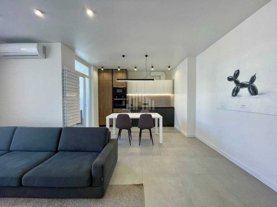 Елегантна та простора: Дизайнерська (евро)3к квартира у ЖК Акварелі 2 Вишневое