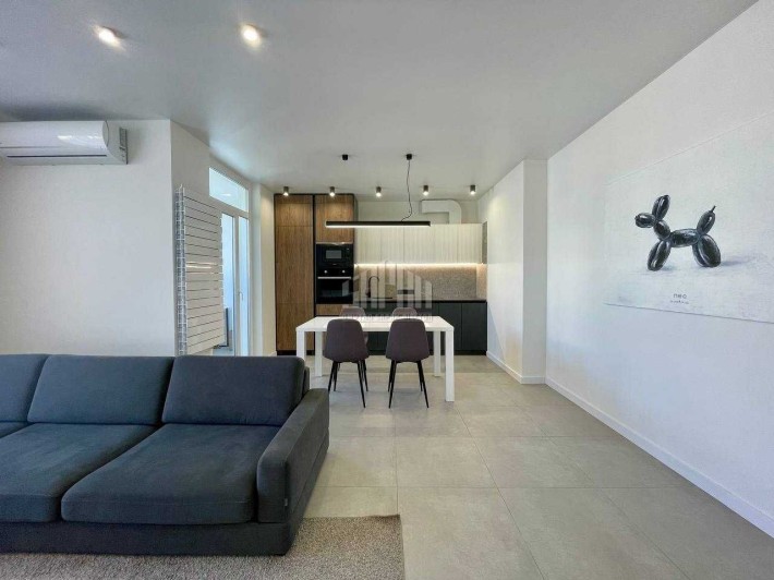 Елегантна та простора: Дизайнерська (евро)3к квартира у ЖК Акварелі 2 - фото 1