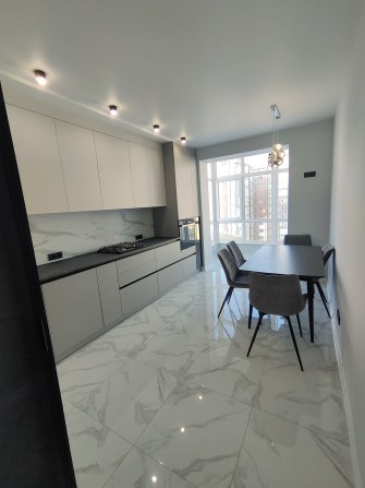 Шикарна 2-х кімнатна квартира в центрі від Власника - фото 1