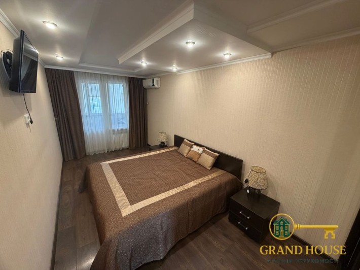 Оренда 3-кімнатної квартири на Свято-Миколаївській - фото 1