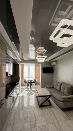 Новобудова в центрі р-н магазину «Розетка» - фото 1