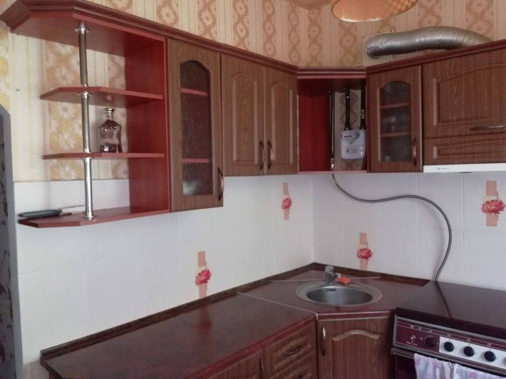 Судам  2 ком квартиру по улице Ганарина - фото 1