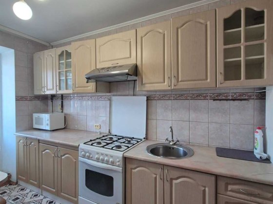 Оренда  3 кімнатна квартира   район ТРК Промінь Луцк