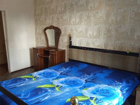 Хорошая двушка с АВТОНОМКОЙ на 98 квартале.Заселим сразу. Кривой Рог