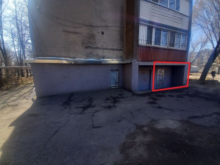 Продам приміщення з окремим входом. Будівельників 5а. - фото 1