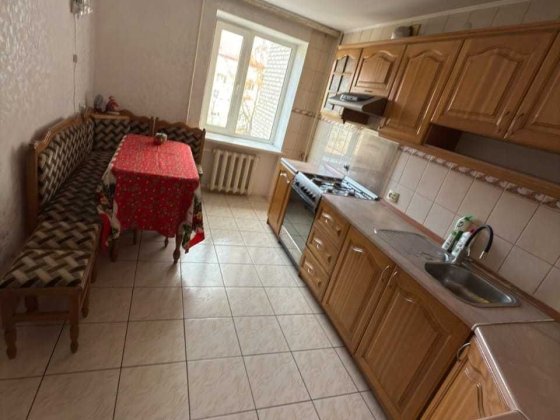 Здам 3-кімнатну квартиру по вул.Загородній р-н Обл.дитячої лікарні Луцьк