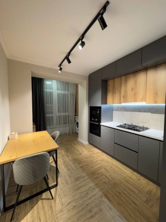 Тривала оренда 1 кімнатної квартири в цегтрі міста в обжитій новобуд - фото 1