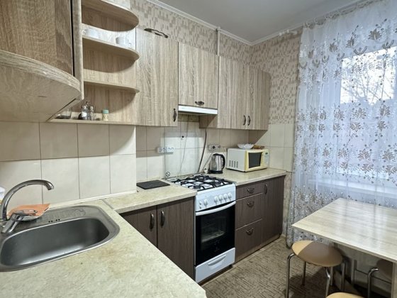 Сади гариний ремонт вільна з 4 квітня Полтава