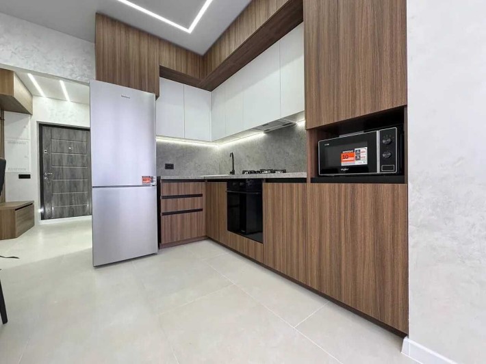 ТЕРМІНОВА ОРЕНДА!  Однокімнатна з сучасним ремонтом поруч центру - фото 1