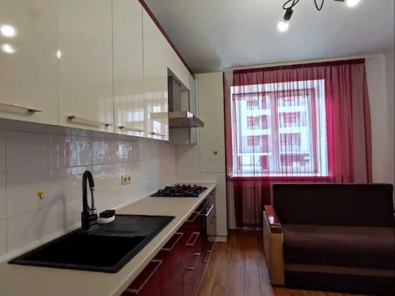 1-кімнатна квартира біля ТРЦ Велес у Івано-Франківськ Ивано-Франковск