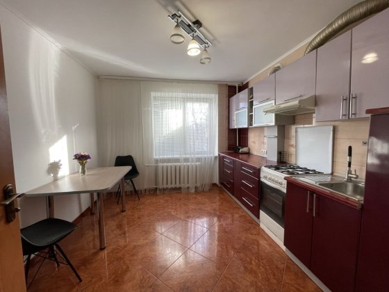 Оренда 2 кімнатної квартири вул. Карнаухова Рівне