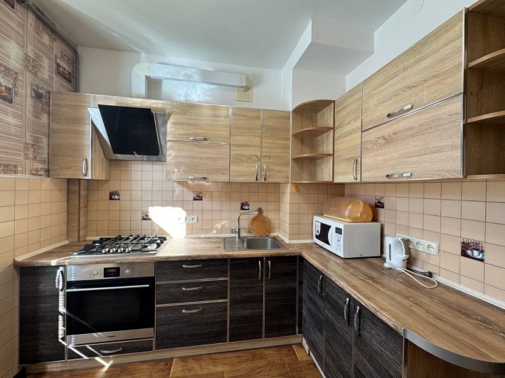 Оренда 2к квартири. Вул. Сінна, 2 поверх. Постійне світло - фото 1