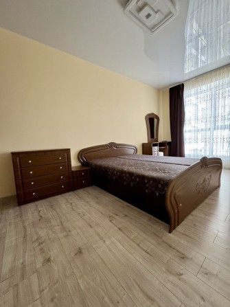 Трикімнатна квартира на Щасливому - фото 1